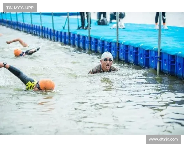 铁三赛事美女选手绽放力量与美丽 水中陆地风中挥洒汗水展风采